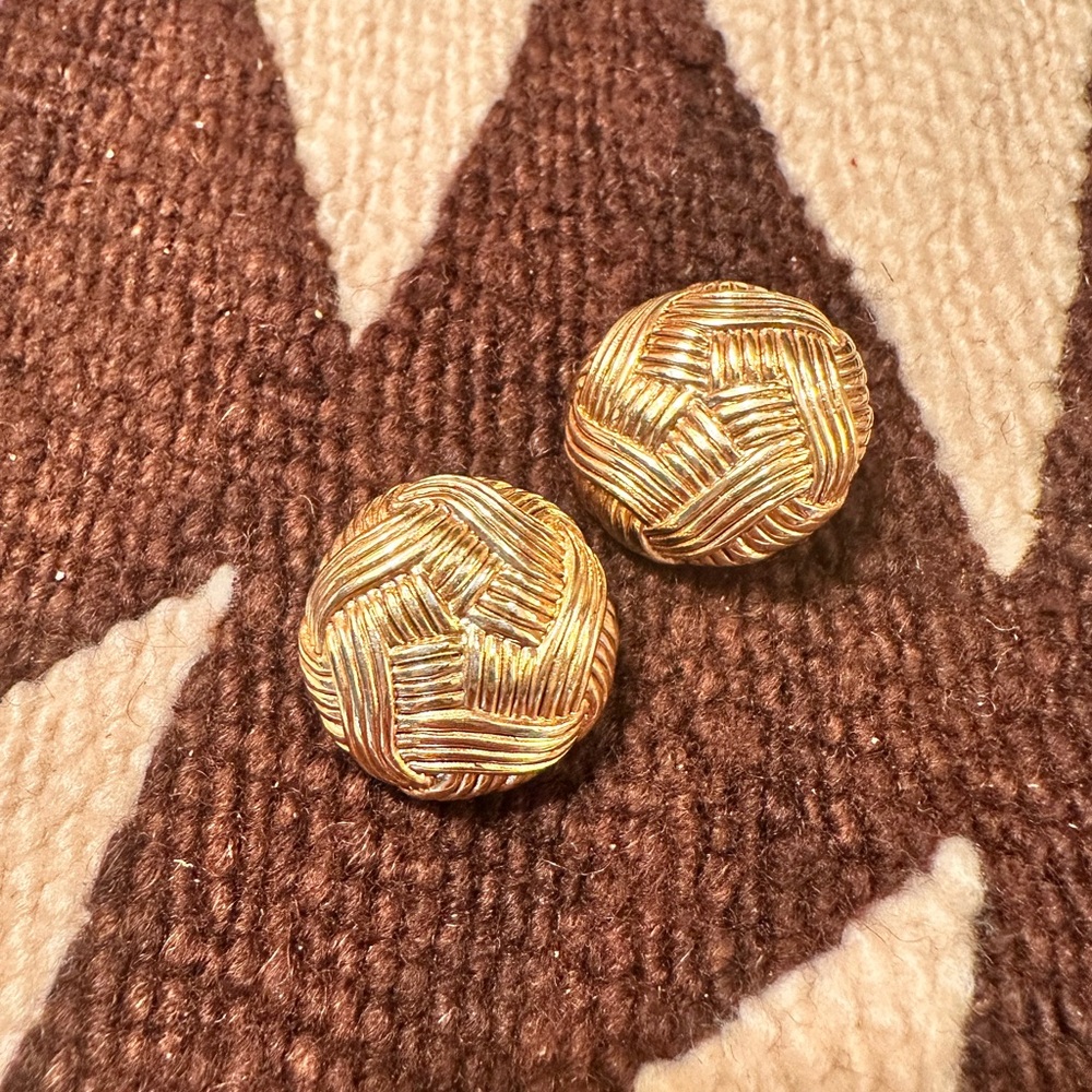 Oscar de la Renta earrings